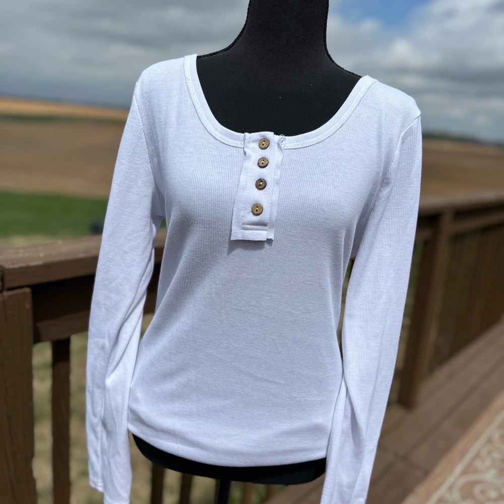 Basic White Button-Detail Women's Thermal Top